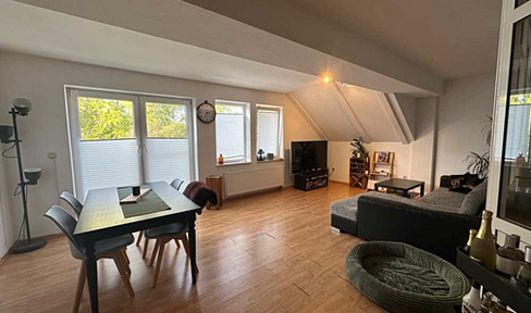 Private: Charming 3-room maisonette apartment near Steinhuder Meer lake, with a balcony. Ideal for couples and small families.