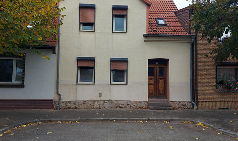 Schönes Einfamilienreihenhaus möchte aus dem Dornröschenschlaf geweckt werden