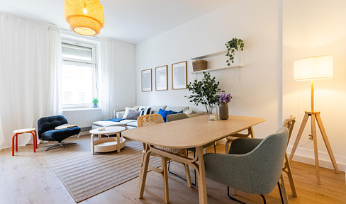 Comfortable apartment - 2 rooms, kitchen, bathroom, bright, centrally located in Westend, fully furnished and ready to move in.