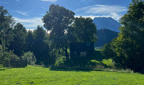 Sunny building plot in a beautiful, peaceful location.