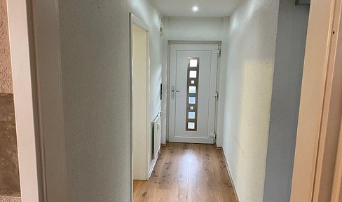 Charming 3-room apartment with a balcony, located in the southern part of the town of Oerlinghausen.