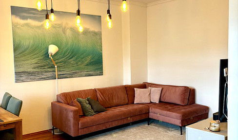 Bright 3-room apartment with a balcony and a view of greenery, located in a quiet garden complex – Boxhagener Kiez area.