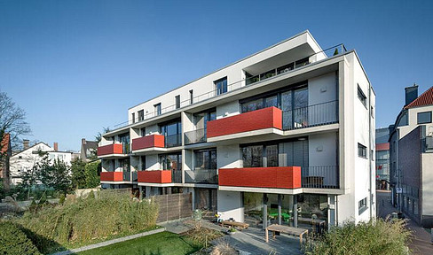 Exclusive 4-room apartment with a balcony and fitted kitchen, located in the heart of Gütersloh.