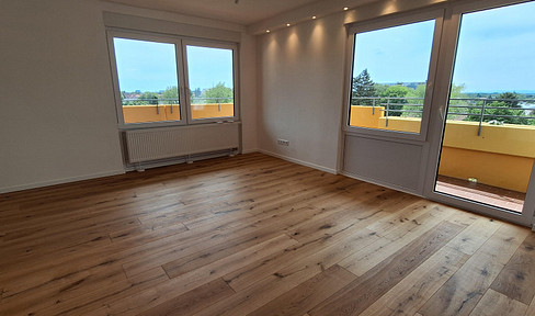 Penthouse-style apartment / Southwest-facing / 4 rooms, 2 bathrooms / Handschuhsheim – Accessible entrance.