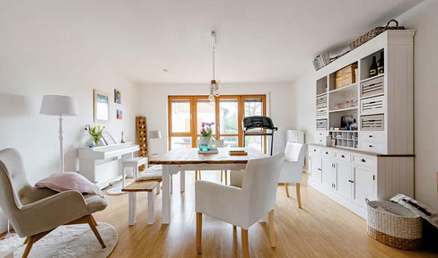 Geräumige 5-Zimmer DHH in München mit Garage, Feldrandlage!