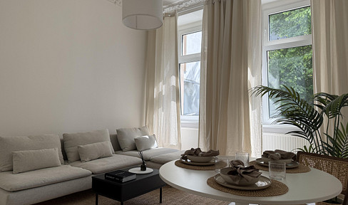 Kreuzkölln: Bright apartment, available immediately, no commission.