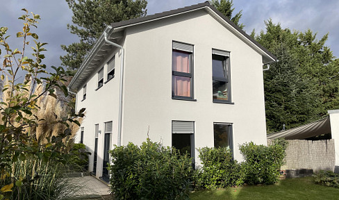 Detached, KfW-40 certified single-family home.