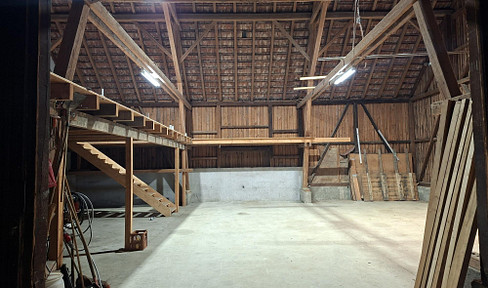 Barn, free-standing, built in 1954, with a 20 kWp solar panel system. For sale as a whole (building only), intended for demolition.
