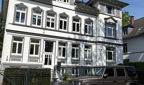 Frisch sanierte 2-Zimmer-Altbauwohnung mit Balkon