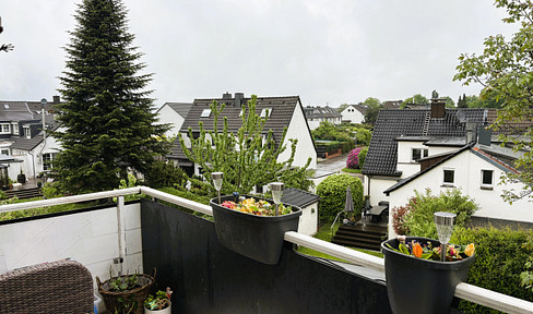 Kernsanierte Dachgeschosswohnung- Südbalkon & 2-Einheiten-Potenzial in Essen-Haarzopf