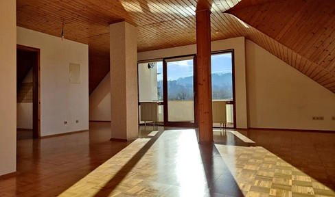 Dreamy 3.5-room apartment (attic apartment) in a 3-story building with a tower view of the Black Forest, located in Karlsruhe, Grötzingen.