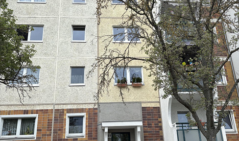 For sale: a 3-room apartment in a green residential complex.