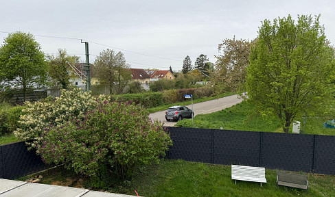 Moderne Dachgeschosswohnung mit Kellerraum- kernsaniert