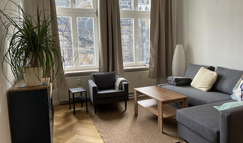 Elegantes und möbliertes 4-Room Apartment with Balcony in Leipzig’s Prestigious Musikviertel