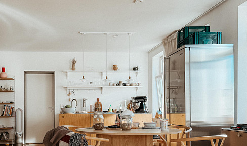 Elegant 2-Room Apartment with Balcony in Leipzig’s Prestigious Musikviertel