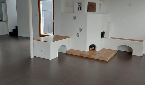 Bright and spacious maisonette apartment in Kollmarsreute.