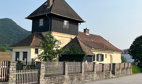 einmalige sensationelle Lage in Spitz (Wachau): Einfamilienhaus / 2 Ferienwohnungen