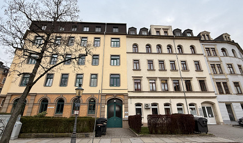 Solide Kapitalanlage: vermietete 2-Zimmer-Wohnung mit Balkon und Aufzug in Schlosschemnitz