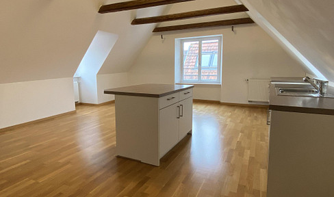 Helle Dachgeschosswohnung im Stadtzentrum von Kempten