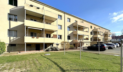 Gepflegte, helle 2-Raum-Wohnung mit EBK und großem Balkon