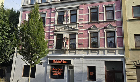 Commission-free: Residential and commercial property package with a gross yield of approximately 10.8% in Bremerhaven.
