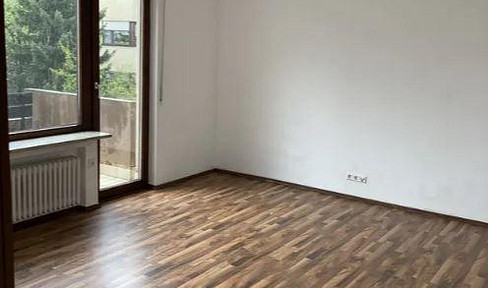 Bright 2-room apartment with balcony/parking space in a beautiful location in S-Weilimdorf.