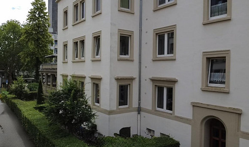 Charming apartment in a historic building with a spacious layout, located in a desirable area of Koblenz.