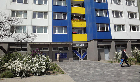 Apartment for rent: Beautiful apartment with fitted kitchen and cellar.