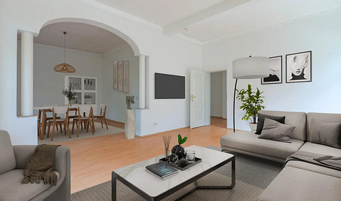 NO COMMISSION (Private Sale): Large 4-room apartment in a historic villa, located near a nature reserve.