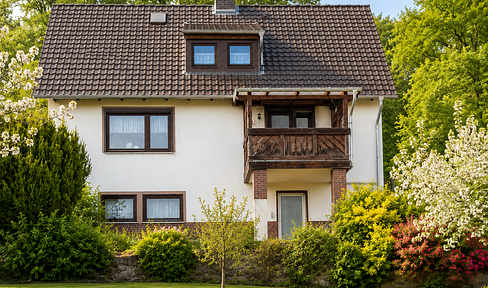 A home for the family – close to nature, peaceful, yet still conveniently located near the city.