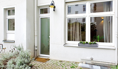 Apartments and Offices near Savignyplatz • 3 Rooms + Basement • Suitable for partial commercial use.
