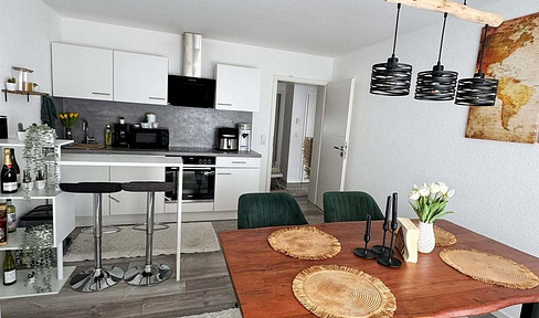 #Completely renovated #Balcony #Equipped kitchen #Bathtub #Nordstadt district #Bright apartment