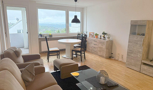 Modern, bright 3-room apartment with a high-quality fitted kitchen and a large balcony, located in Esslingen.