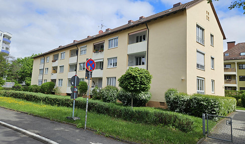 Modern sanierte 2,5-Zimmer-Wohnung mit Balkon in zentraler Lage von Bayreuth