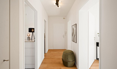 Move right in – Bright, quiet 3-room apartment with a balcony, located very close to the university.