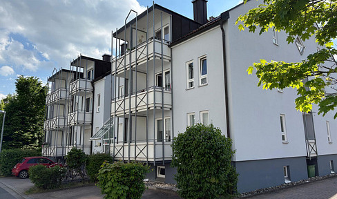 Bright 1.5-room apartment with a west-facing balcony and a brand new fitted kitchen.