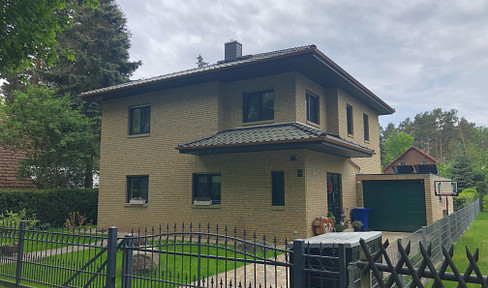 4-room detached house with low energy consumption and a large garden in Schulzendorf.