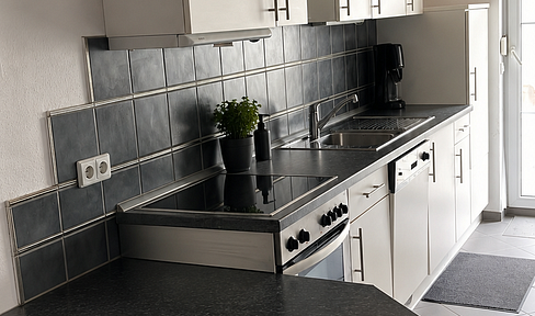 Feine & gemütliche 2,5 Zi. DG-Stadtwohnung zu vermieten / Zentral & Prov.frei