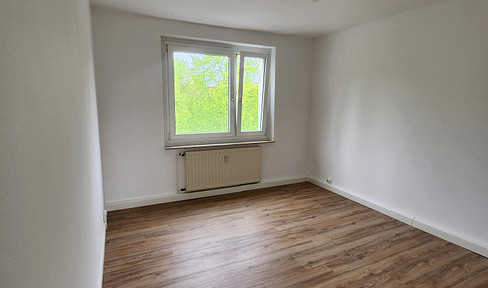 Erstbezug nach Renovierung! 2-Zimmer-Wohnung mit EBK und Balkon.