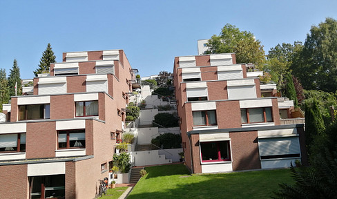 "No fees" - "Private sale" - "4-room house with terrace in 21465 Wentorf, near Hamburg."