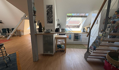 Exceptional DG/Maisonette apartment in the Zoo district – Spacious living space with a view of the Eilenriede park.