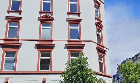 Top-floor maisonette apartment in a prime location in Frankfurt am Main, Nordend district.
