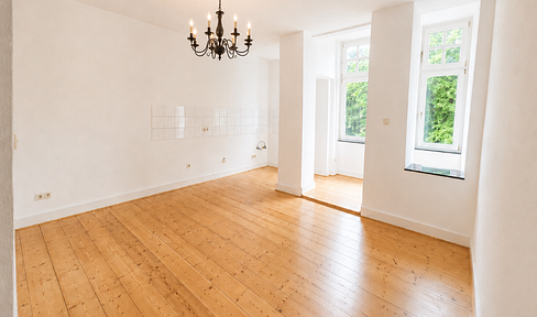 Exclusive charm of a historic building – First occupancy after renovation.