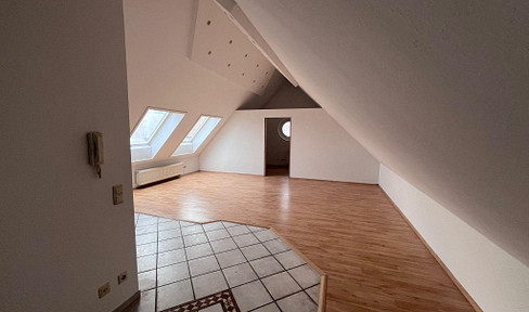 Moderne DG-Wohnung in der historische Innenstadt