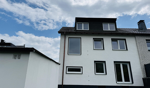 Family home in Lünen-Wethmar – flexible layout, suitable for one, two, or three families.