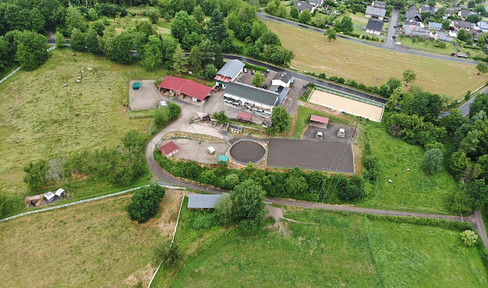 Pferdehof, Bauernhof, Reitanlage, Reiterhof: rd 18ha in Alleinlage