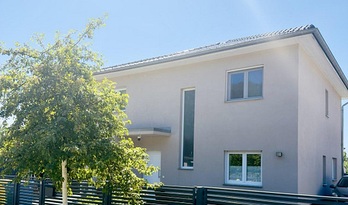 Moderne Stadtvilla mit Pool in Schulzendorf – familienfreundlich & energieeffizient
