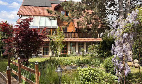 Plenty of space for everyone in the cozy wooden house in Schulzendorf.
