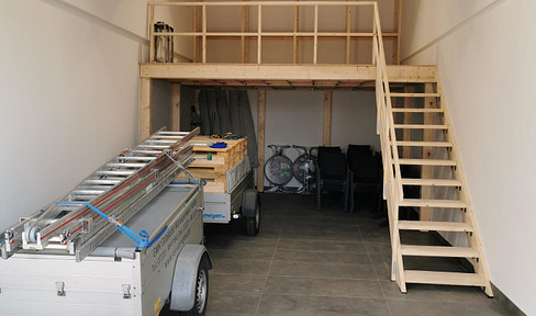 Garage / Storage unit with lift - ideal for classic car enthusiasts / mechanics - 77833 Ottersweier.