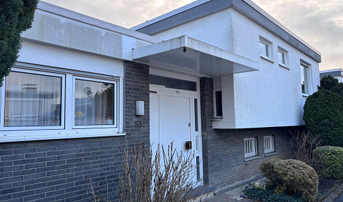 Lichtdurchfluteter Bungalow im Grünen